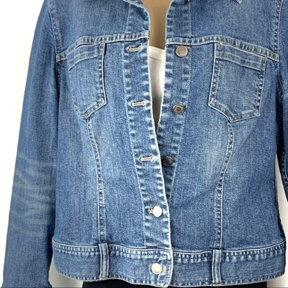 Jean Jacket‎ - Picture 2 of 9
